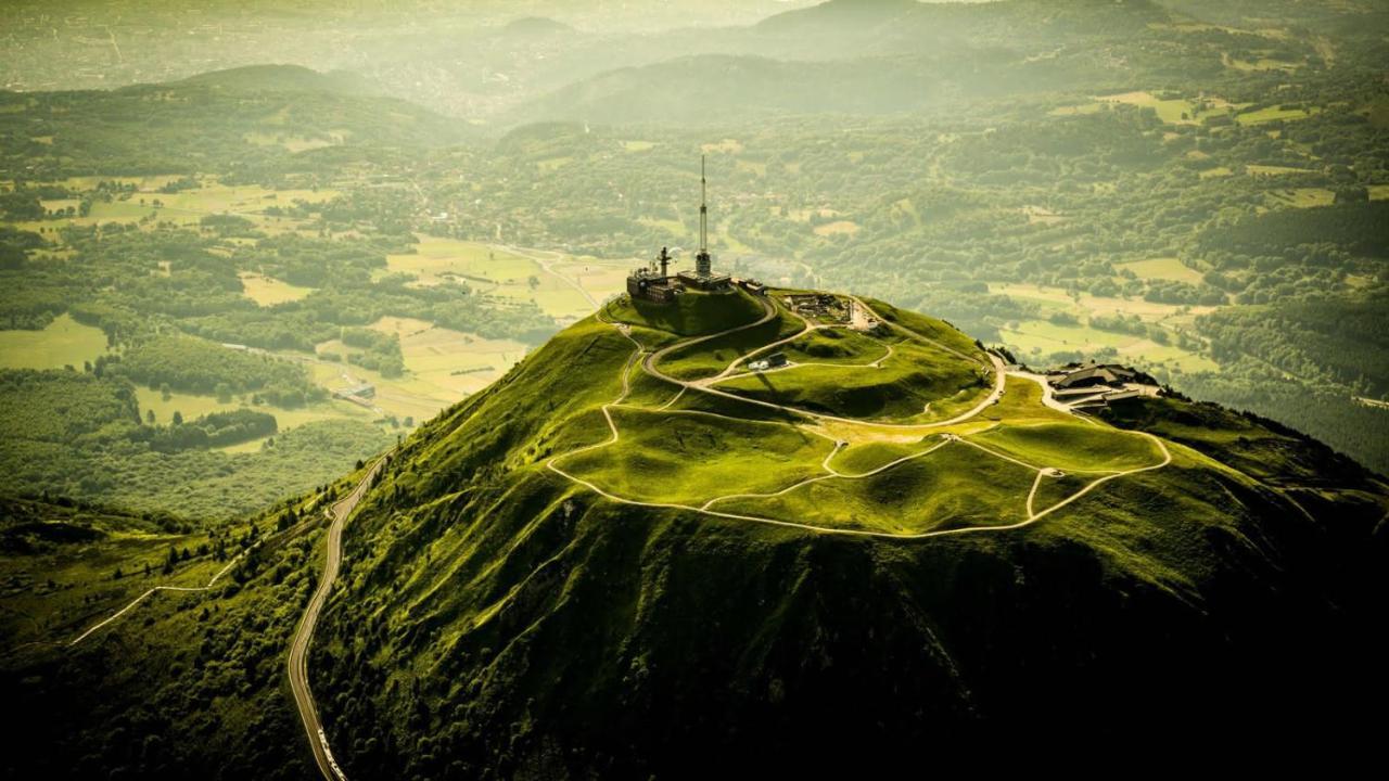 Maison D'Hotes La Nichee Rochefort-Montagne エクステリア 写真