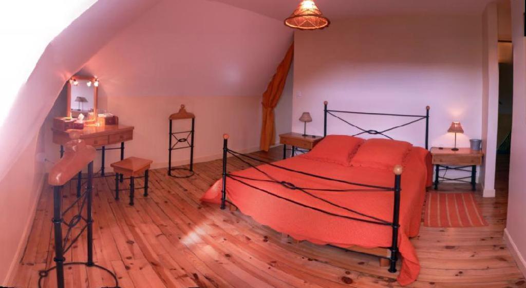 Maison D'Hotes La Nichee Rochefort-Montagne エクステリア 写真