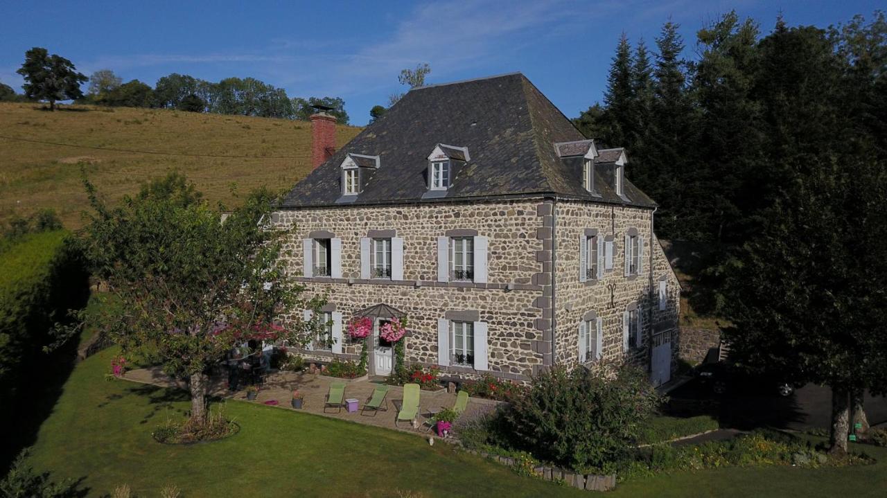 Maison D'Hotes La Nichee Rochefort-Montagne エクステリア 写真